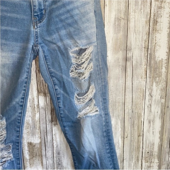 American Eagle Super Stretch X Light Wash Distressed Jeggings - Picture 2 of 10